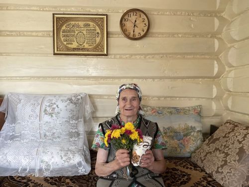 Дети Верхнего Услона сделали открытки для пожилых людей