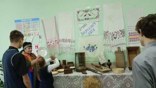 Кильдеевским школьникам показали предметы старины