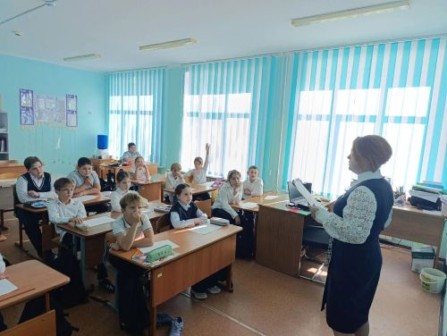 Югары Ослан мәктәбендә Татарстан Конституциясе көнен билгеләп үттеләр