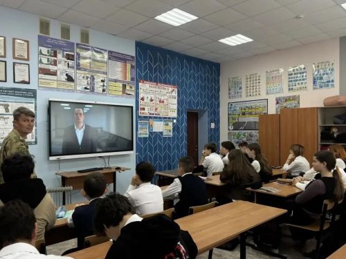 Гимназия укучыларына ут белән сак булу күнекмәләрен аңлаттылар