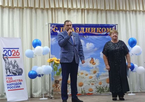 Макуловский СДК провел концерт «Жизни золотой листопад»