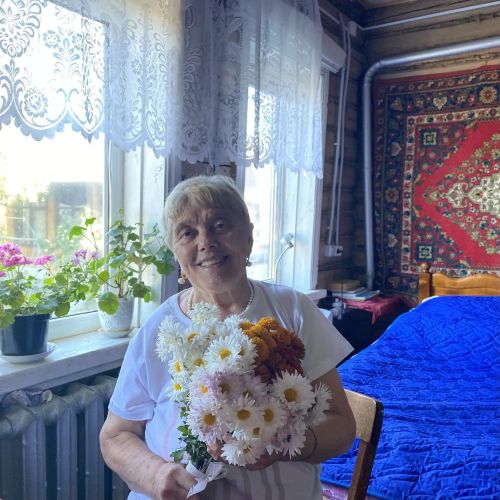 В «Островке надежды» поздравили бывших учителей