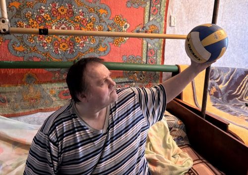 «Зарядка для долголетия» помогает пенсионерам района