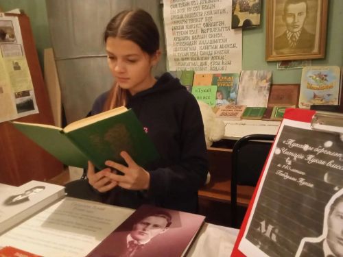 Кызыл Байракта әдәби очрашу узды