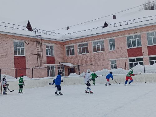 В Макулове стартовал 23-й сельский хоккейный турнир