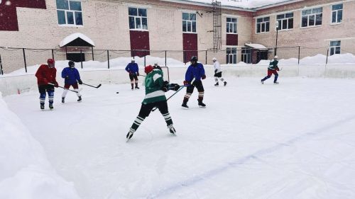В Макулове стартовал 23-й сельский хоккейный турнир