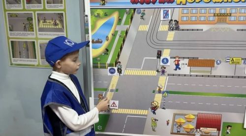 Юные инспекторы движения провели урок безопасности для младших классов