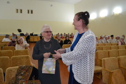 «Балкыш» - день второй: возраст для творчества - не помеха