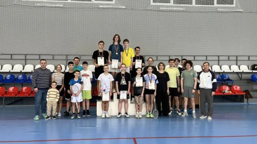 В спортивном комплексе «Чемпион» прошел турнир по бадминтону