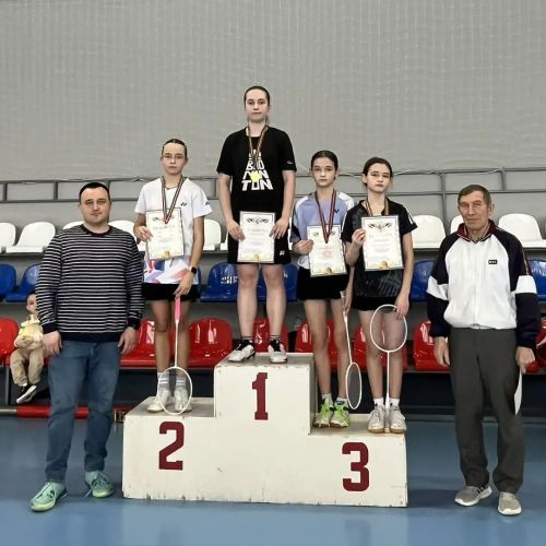 В спортивном комплексе «Чемпион» прошел турнир по бадминтону