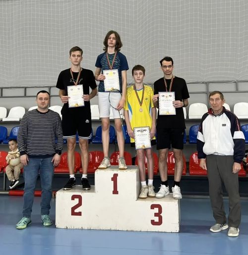 В спортивном комплексе «Чемпион» прошел турнир по бадминтону
