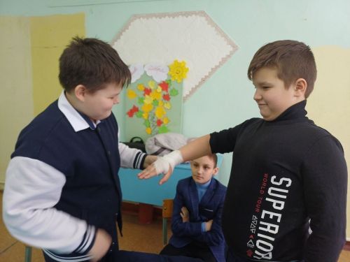 Школьников в Татарско-Бурнашевской СОШ научили первой помощи