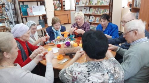 В Верхнеуслонской библиотеке проводили Масленицу песнями и блинами