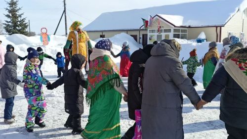 Масленицу в Кильдееве проводили с блинами, играми и сожжением чучела