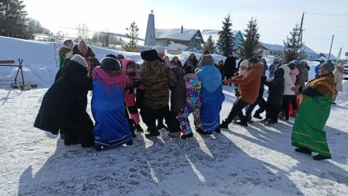 Масленицу в Кильдееве проводили с блинами, играми и сожжением чучела