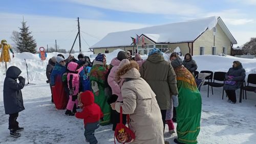 Масленицу в Кильдееве проводили с блинами, играми и сожжением чучела
