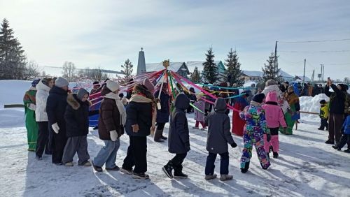 Масленицу в Кильдееве проводили с блинами, играми и сожжением чучела