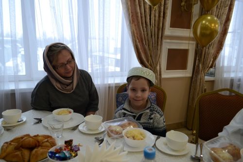 «Их сердца излучают свет»: в Верхнем Услоне прошел благотворительный ифтар