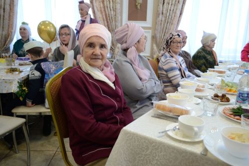 «Их сердца излучают свет»: в Верхнем Услоне прошел благотворительный ифтар
