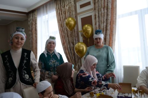 «Их сердца излучают свет»: в Верхнем Услоне прошел благотворительный ифтар