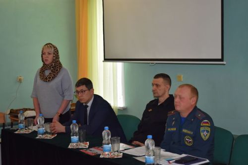 В Верхнем Услоне прошла встреча имамов с органами власти