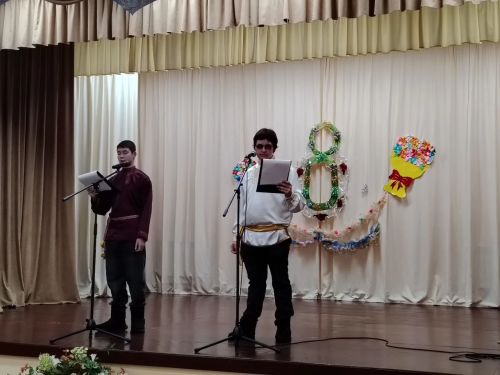 Печищеда гүзәл затларга язгы котлаулар чәчәк бәйләме бүләк иттеләр