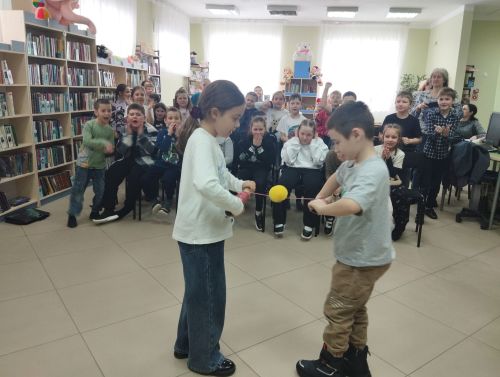 Балалар китапханәсендә Александр Роу иҗатына багышлан квиз-уен узды