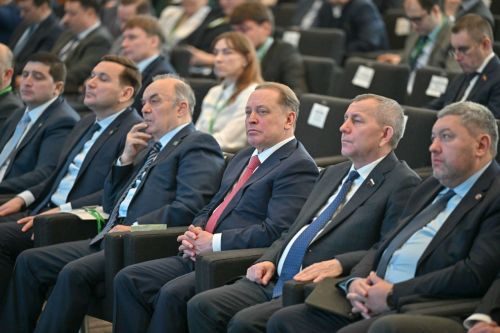 Минниханов и Радионова в Иннополисе подвели итоги работы Росприроднадзора