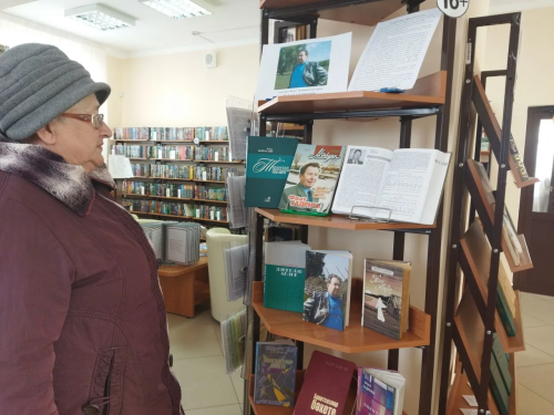 Үзәк китапханәдә Фоат Садриев иҗатына багышланган күргәзмә оештырылды