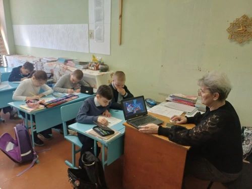В Татарско-Бурнашевской школе отметили День воссоединения Крыма с Россией
