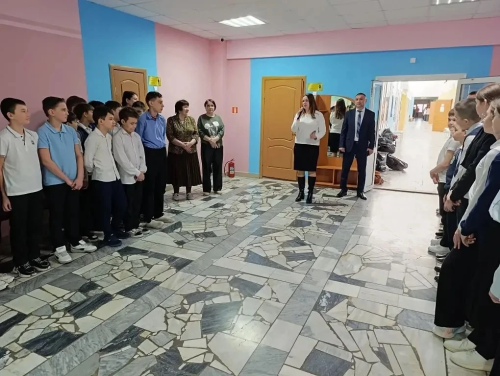 Верхнеуслонским гимназистам напомнили о безопасности на дорогах перед каникулами