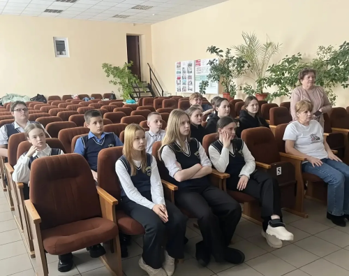 Макылда Кырым язына багышланган кинолекторий узды