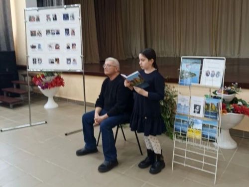 В Печищах местный поэт Николай Мякишев встретился с юными читателями
