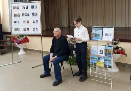 В Печищах местный поэт Николай Мякишев встретился с юными читателями