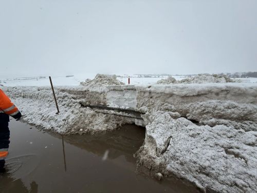 В Верхнеуслонском районе готовятся к паводку: чистят водопропускные трубы