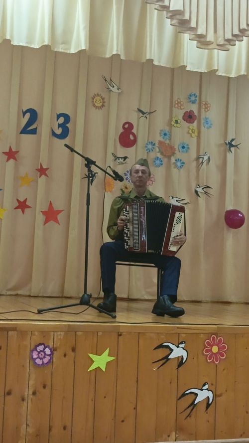 В Кильдееве объединили 23 февраля и 8 марта в праздничном концерте «23 + 8»