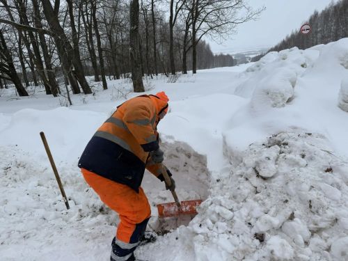 В Верхнеуслонском районе готовятся к паводку: чистят водопропускные трубы