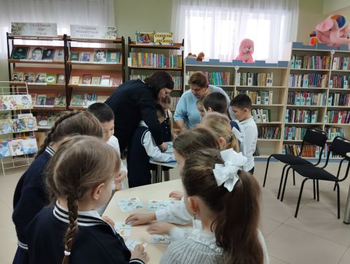 Балалар китапханәсендә китапларны сак кулланырга өйрәнделәр