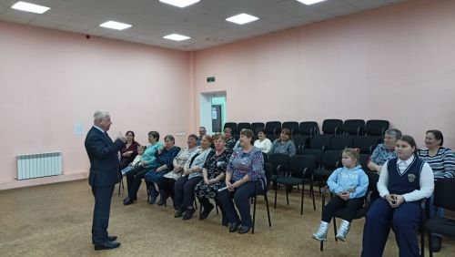 В Кильдееве объединили 23 февраля и 8 марта в праздничном концерте «23 + 8»