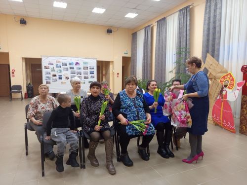 «Сердце ждет, а тыл крепчает»: в Печищах поздравили жен и матерей бойцов СВО