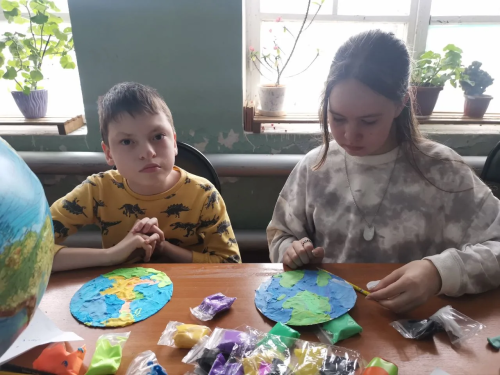 Кызыл Байракта Җир көненә экологик сәгать узды