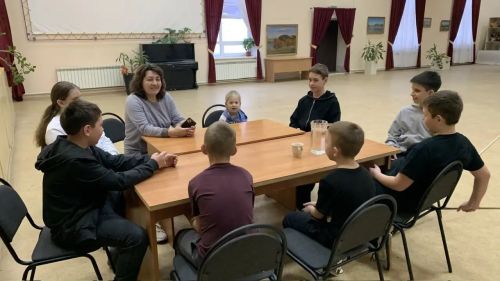 Беседа о бродячих собаках прошла в Введенско-Слободском СДК