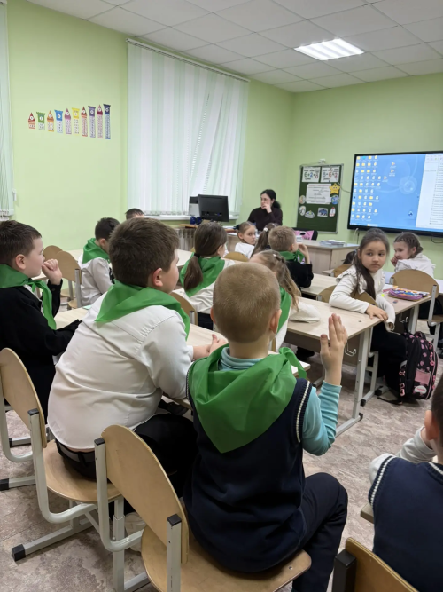 Зооволонтёры пришли в гости к младшим школьникам Верхнеуслонской гимназии