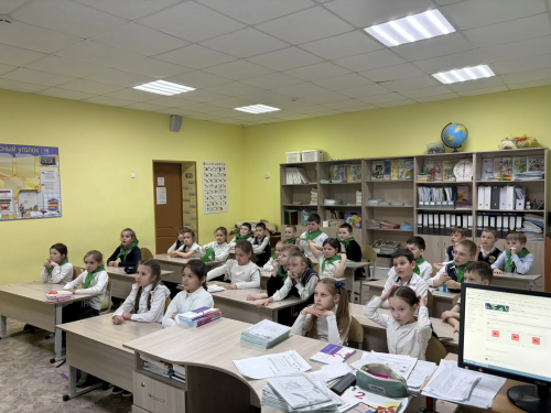 Зооволонтёры пришли в гости к младшим школьникам Верхнеуслонской гимназии
