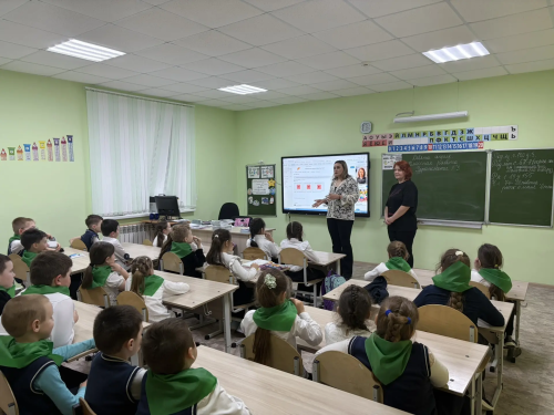 Зооволонтёры пришли в гости к младшим школьникам Верхнеуслонской гимназии