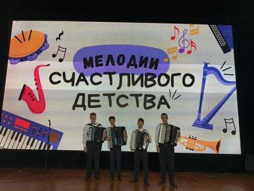 Виртуозы из Верхнего Услона сыграли с оркестром легендарного дирижёра Татарстана