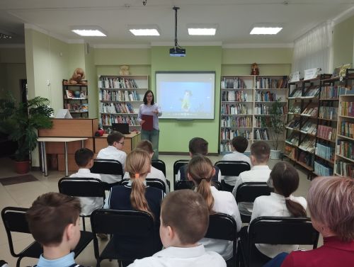 «Цифровой ликбез» в библиотеке: школьникам рассказали о безопасности в сети