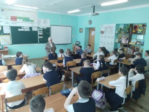 Школьникам Верхнего Услона рассказали об истории родного села к 95-летию района