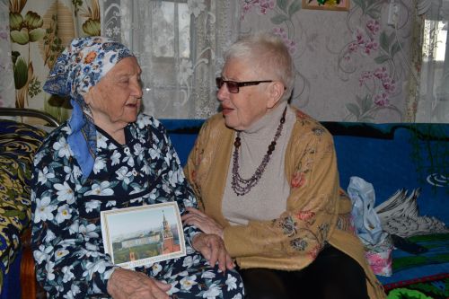 «Слава Богу, я живу хорошо»: в д.Харино встретили 94-летие Ольги Якуниной