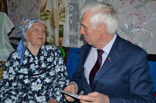 «Слава Богу, я живу хорошо»: в д.Харино встретили 94-летие Ольги Якуниной